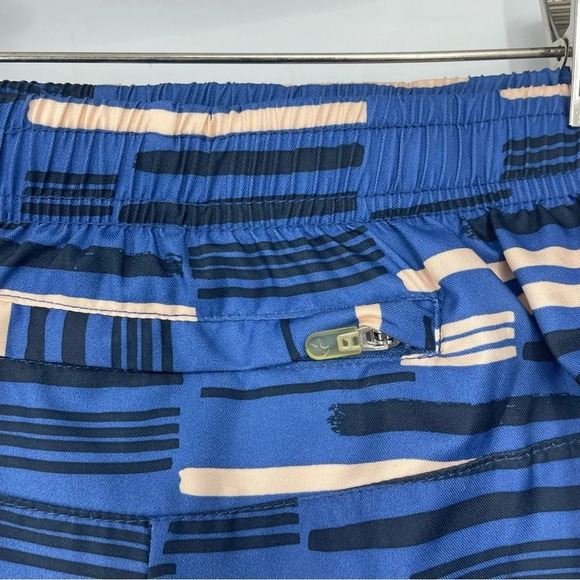 Oiselle running shorts 2 zip pockets liner size 2 like new - Picture 3 of 6